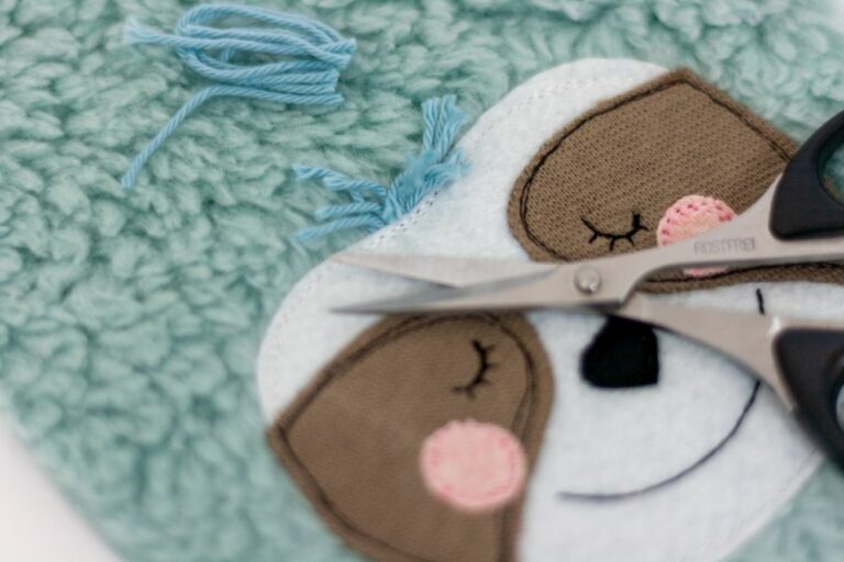 Tuto cale nuque - coussin de voyage Paresseux - Snaply Magazine