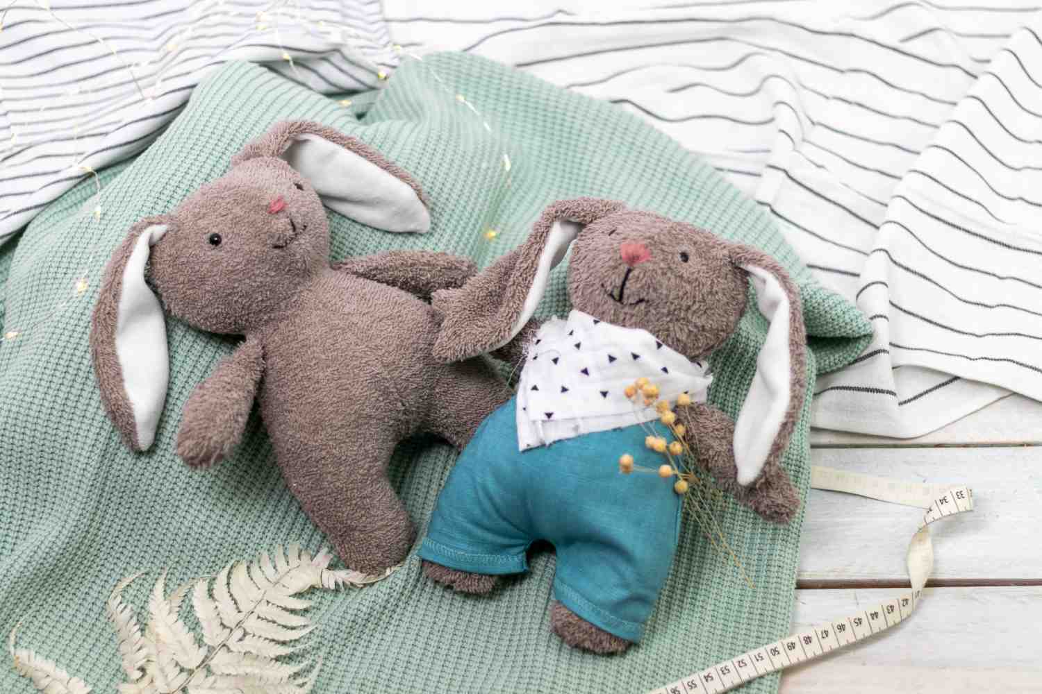 Patron gratuit : Doudou lapin en peluche - Snaply Magazine